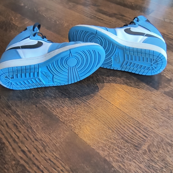 Nike Air Jordan 1 High University Blue Men's 8 Women's 9.5 - Picture 6 of 6